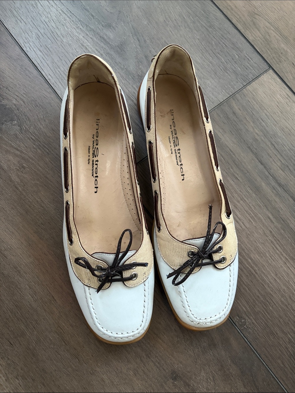 Walter Genuin White and Tan Women’s Boat-Style Loafer Linea Stretch Golf Shoes